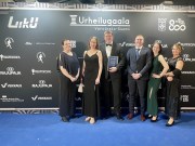 palkitut ja lautakunnan sekä liikuntapalvelujen edustajat urheilugaalassa