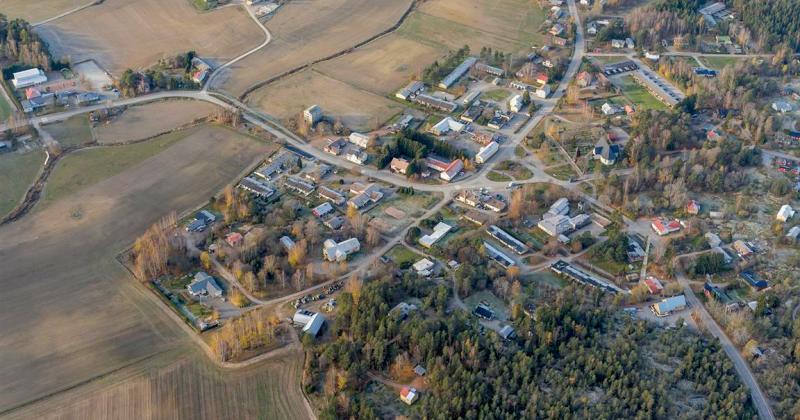 Ilmakuva Lokalahden keskustasta. Syysvärit. Vuosi 2018.