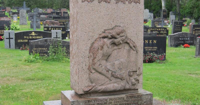 Pyhämaa_sankarimuistomerkki.JPG